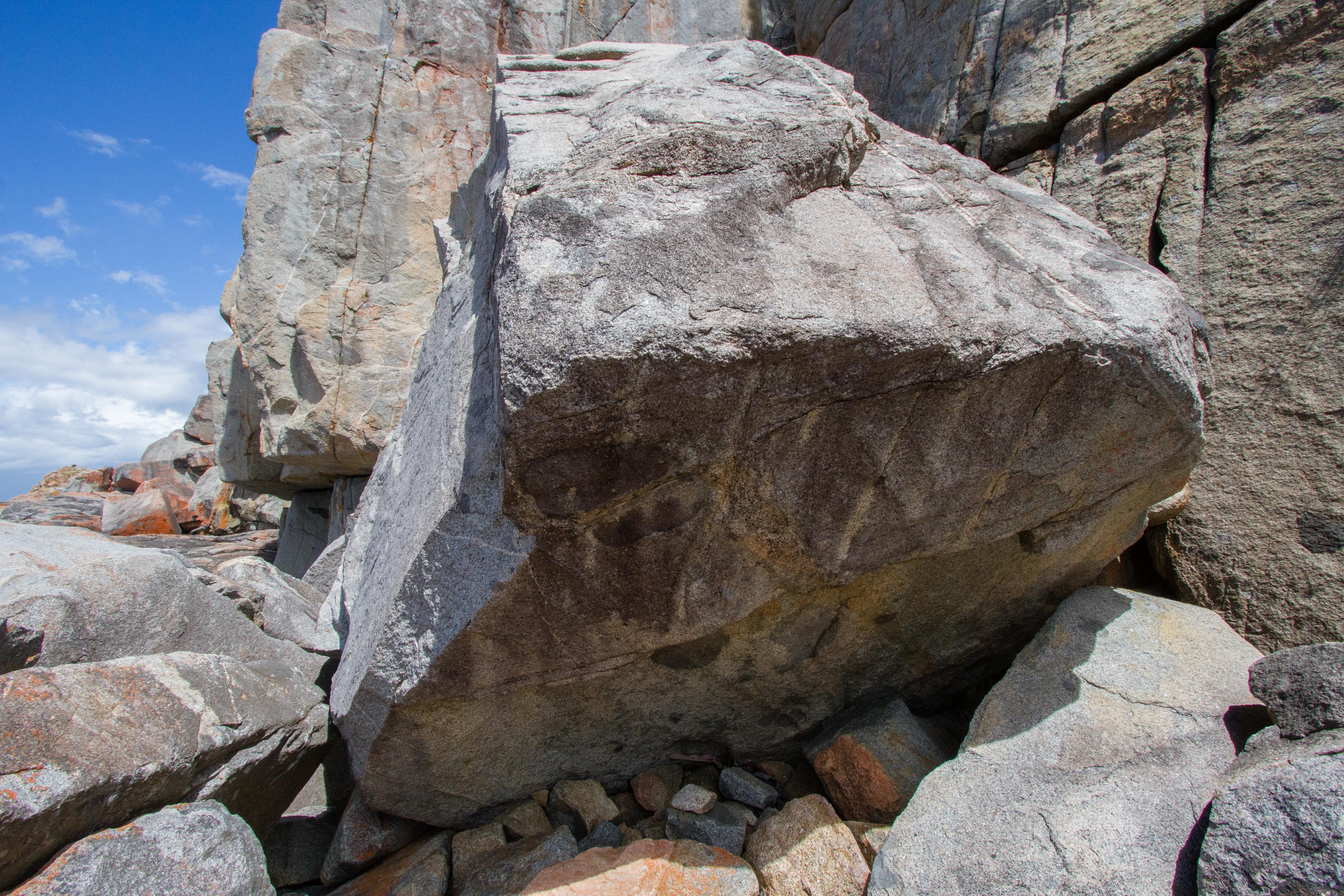 Back boulder