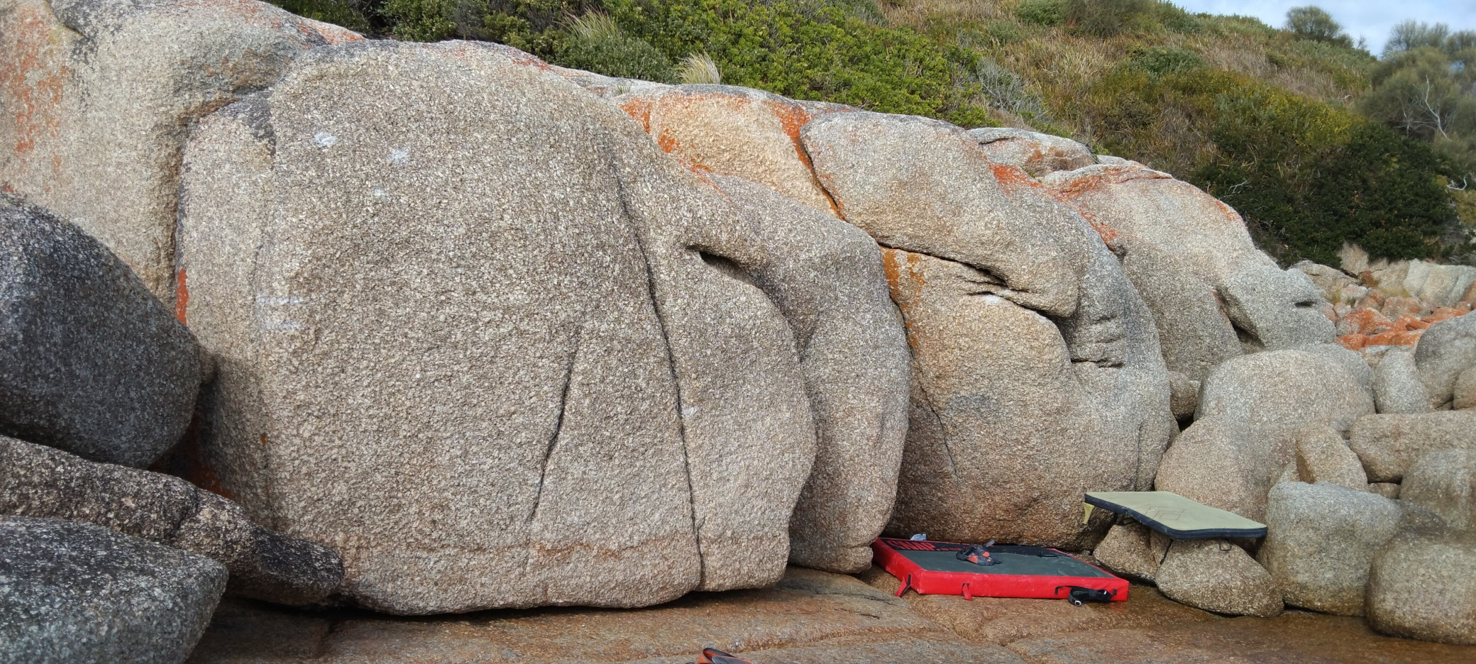 Roundhill Pt Nth Wall.jpg