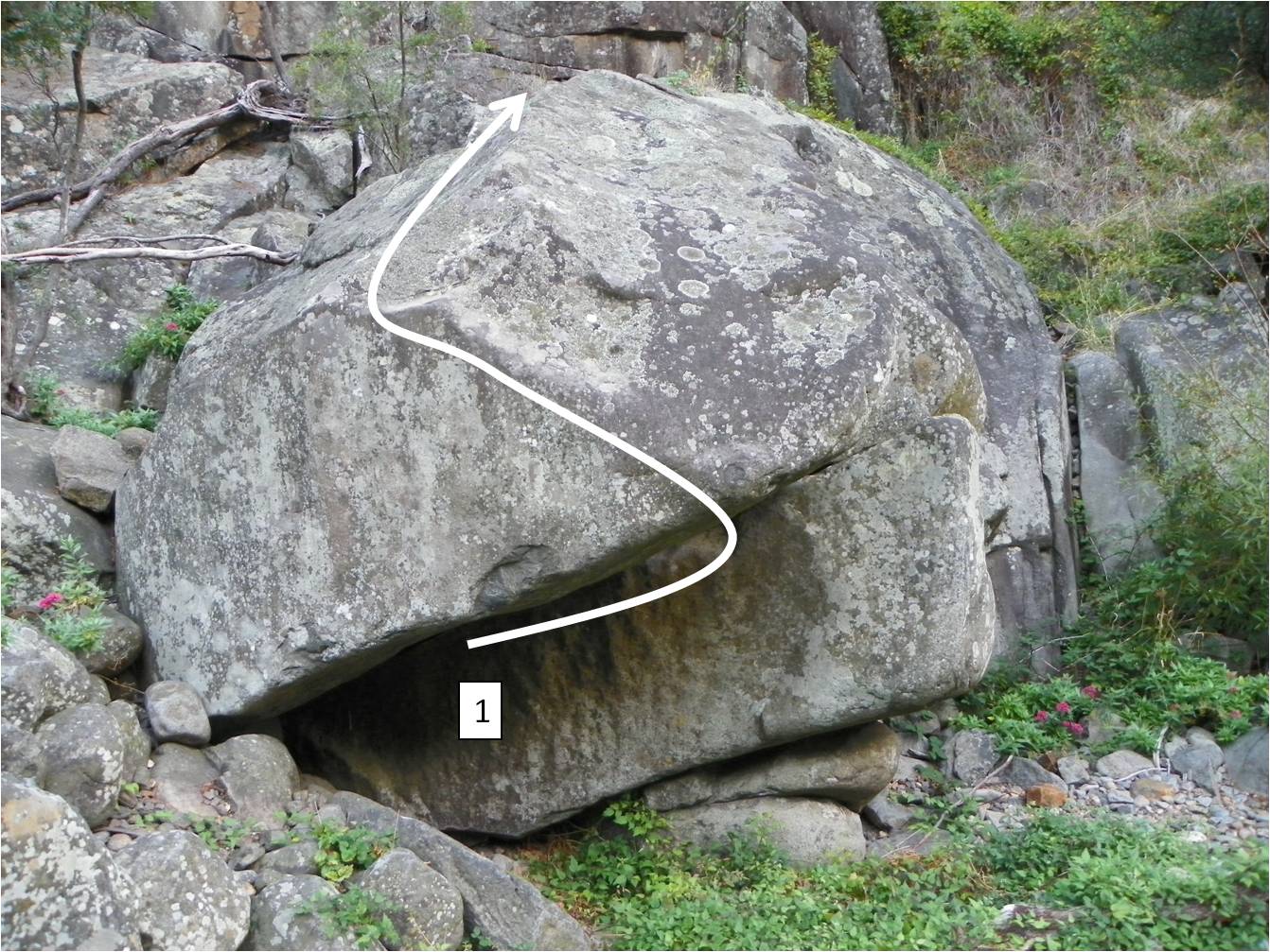 Duck Reach boulder 2.jpg