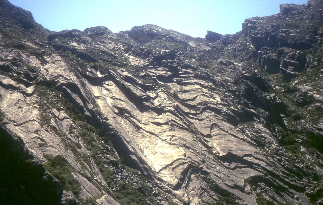 Murchison036(summit trig and slabs)r.jpg