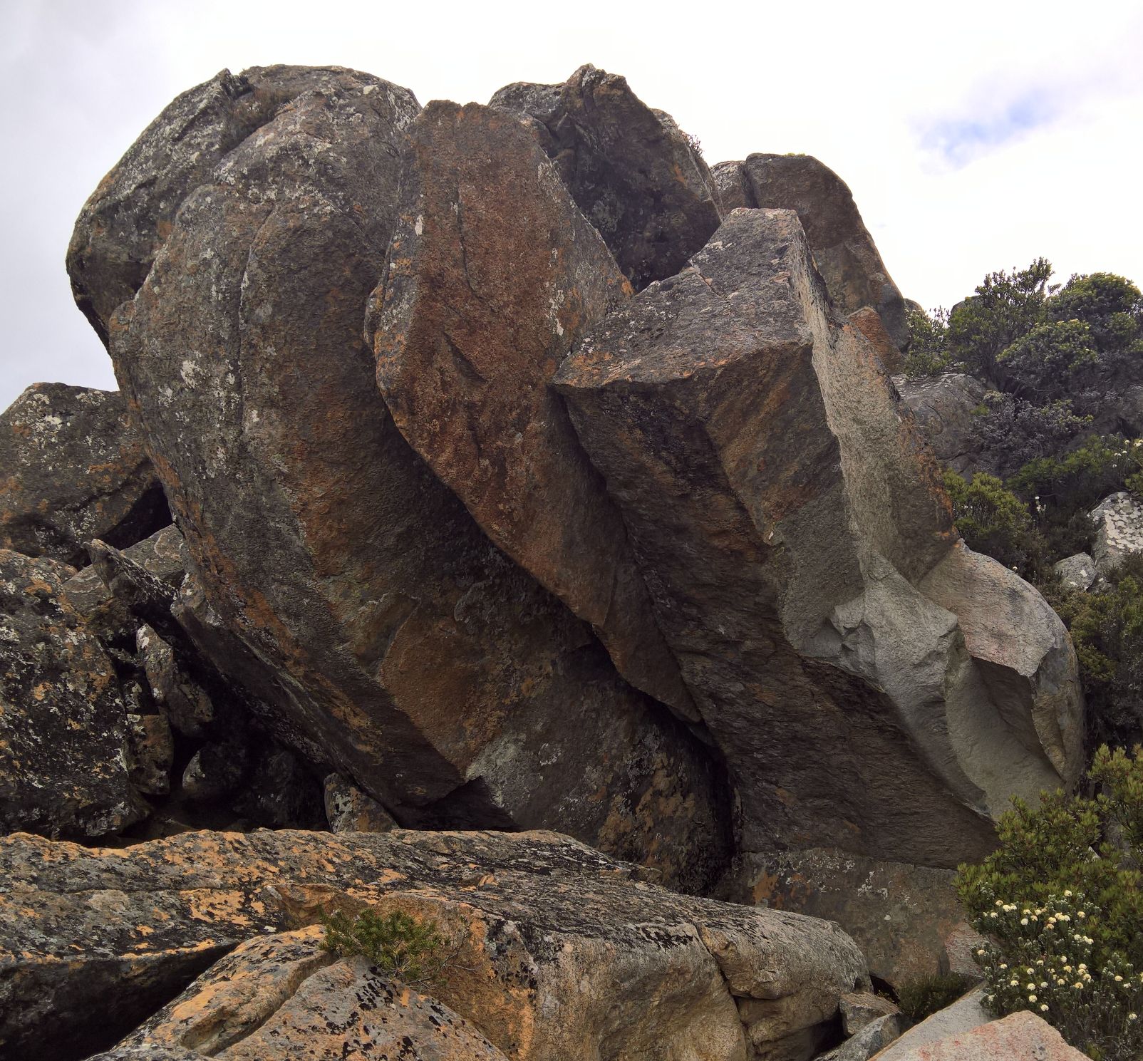 Ute Mat Boulders.jpg