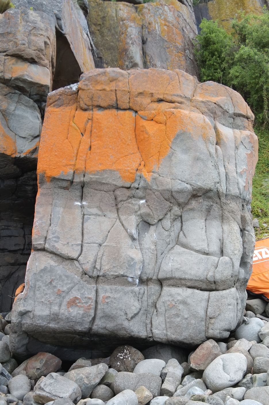 Roches Beach2 medium block.jpg