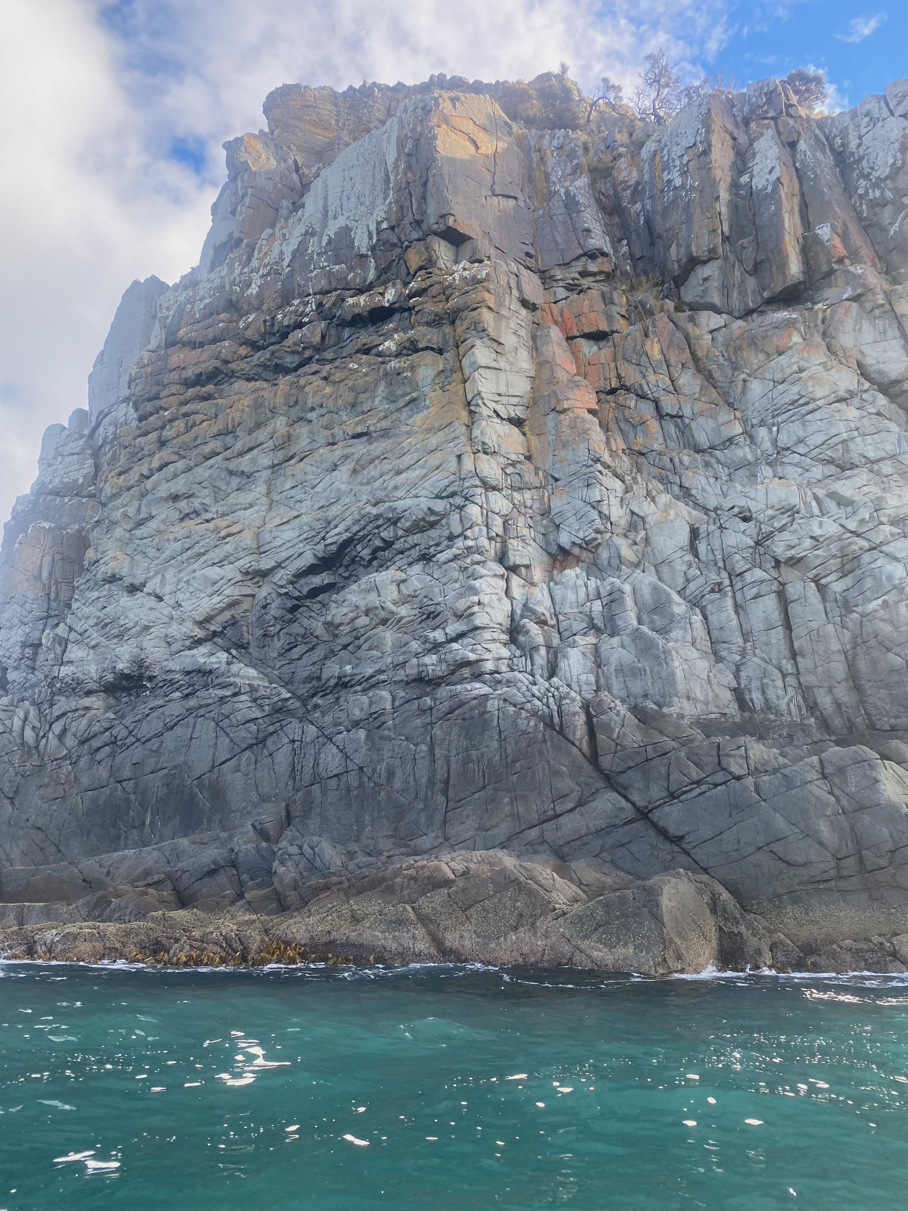 Hound's tooth east face.jpg