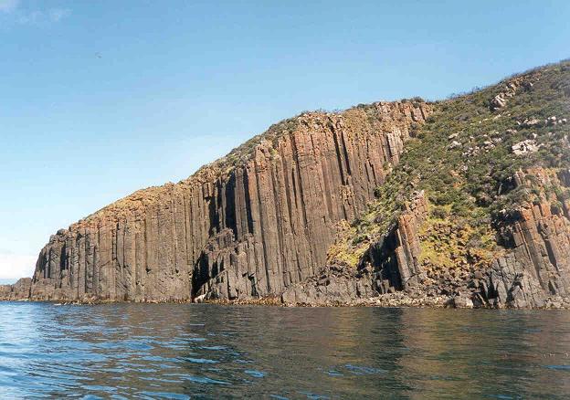 Main cliff - Court Cliff.jpg