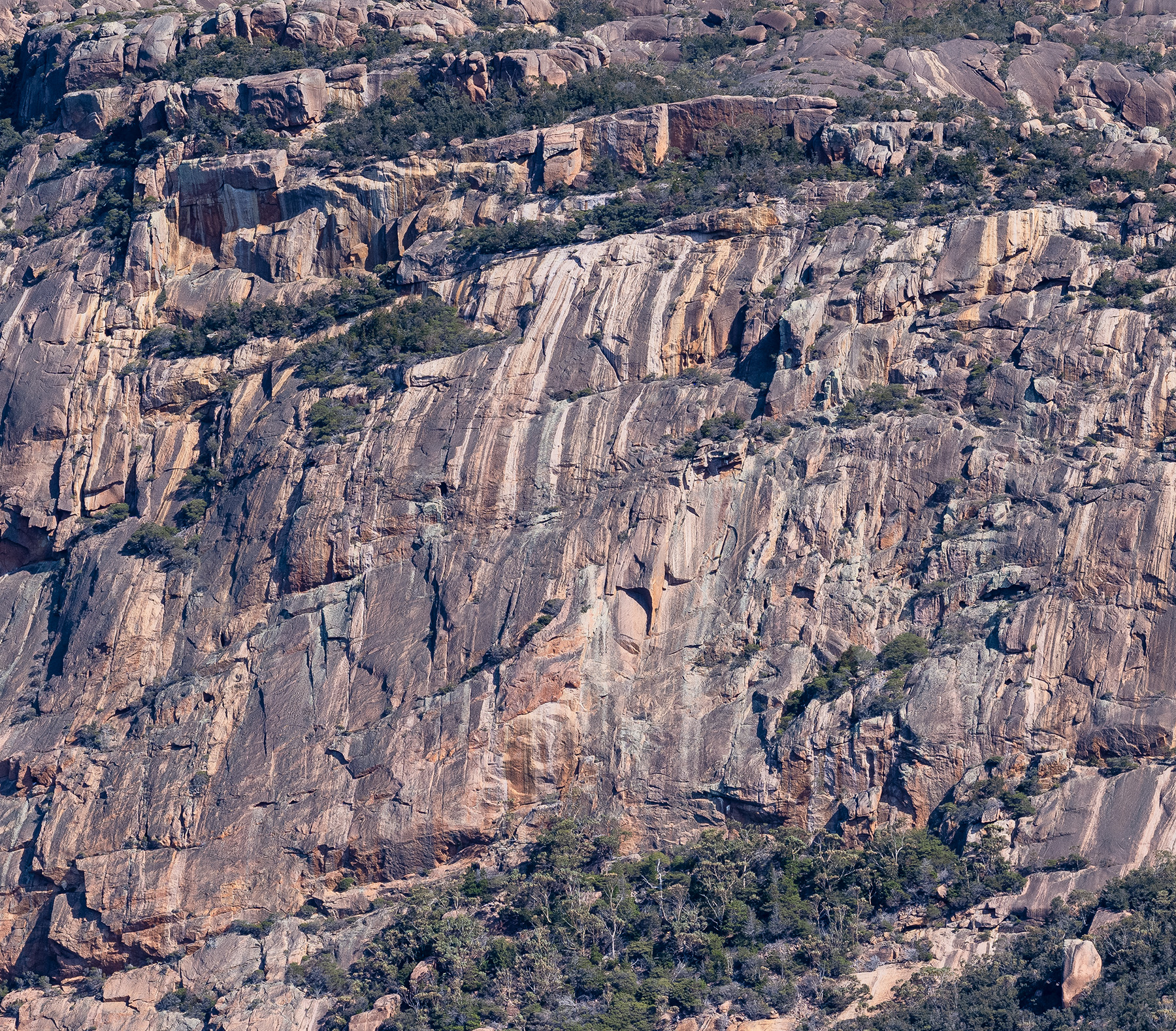 Main Wall Centre